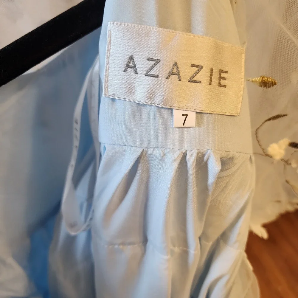 Azazie flower girl
